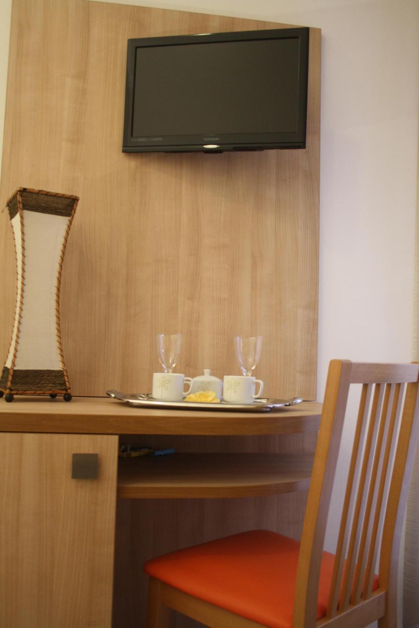 Hotel Camelia Римини Екстериор снимка