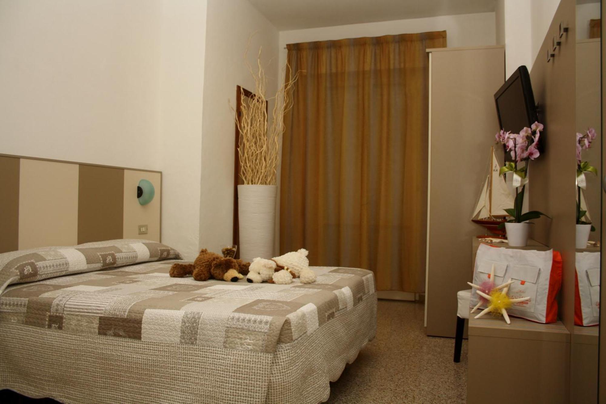 Hotel Camelia Римини Екстериор снимка