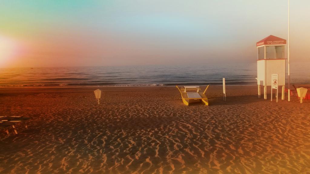 Hotel Camelia Римини Екстериор снимка